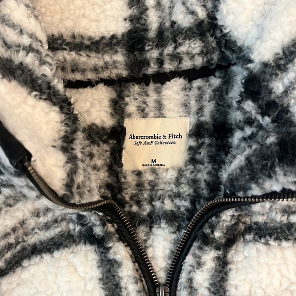 Abercrombie & Fitch soft A&F collection, Fleece Half Zip, Medium - Picture 4 of 4